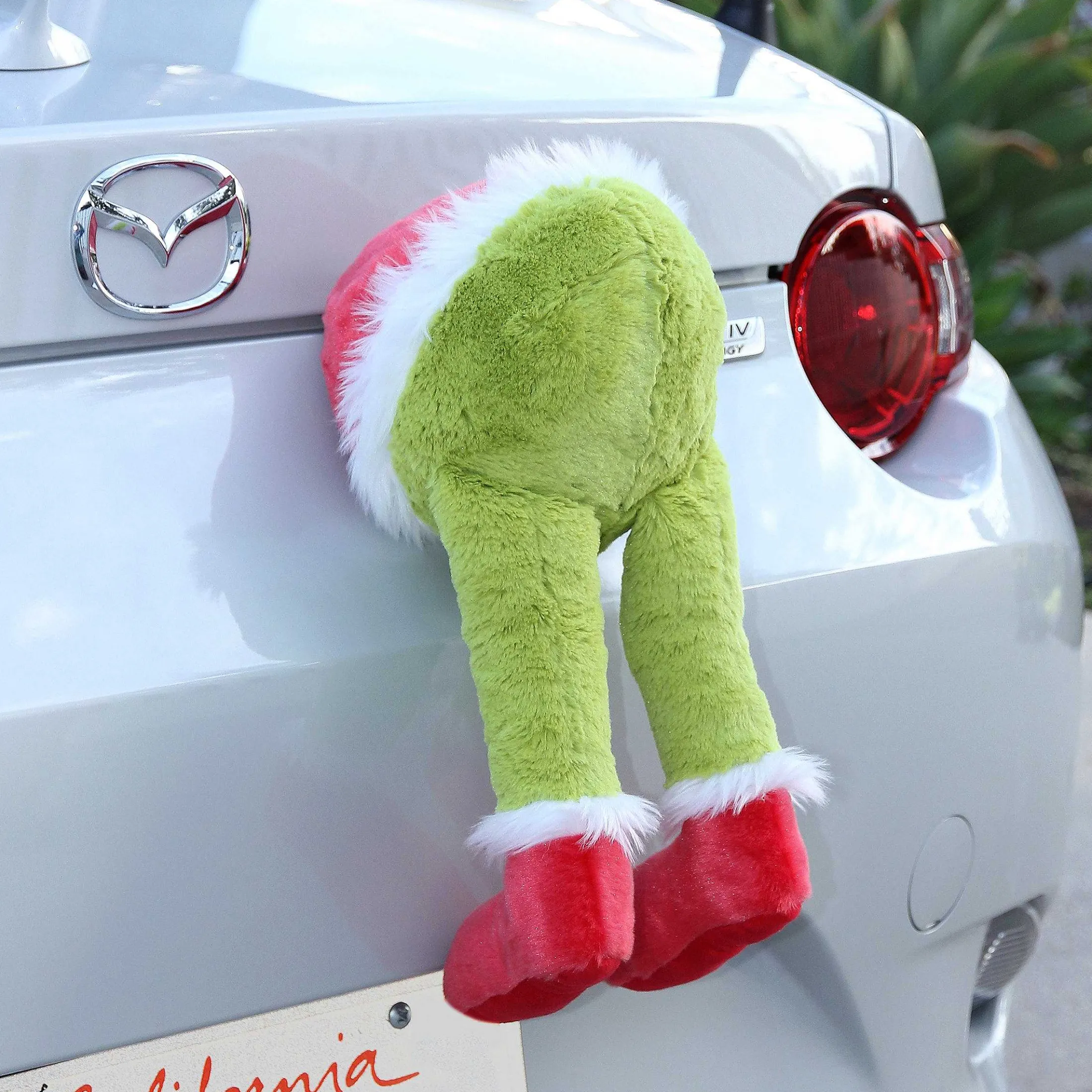 Aurora® - Dr. Seuss - 15" Hangin' Out Grinch
